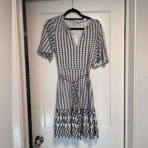 Boden women’s dress. Size US 4r. Black/Navy & White print. NWT. Flow dress